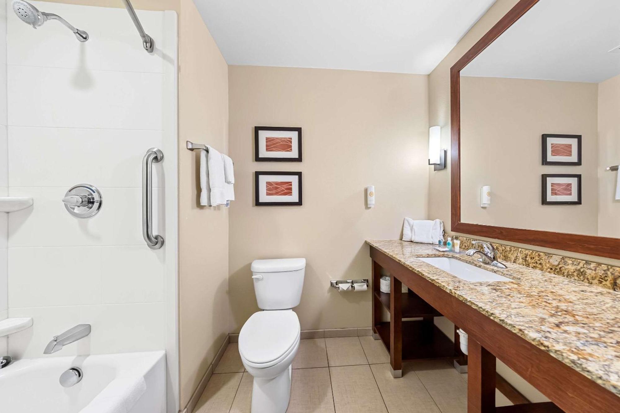 Comfort Inn & Suites West - Medical Center Rochester Ngoại thất bức ảnh