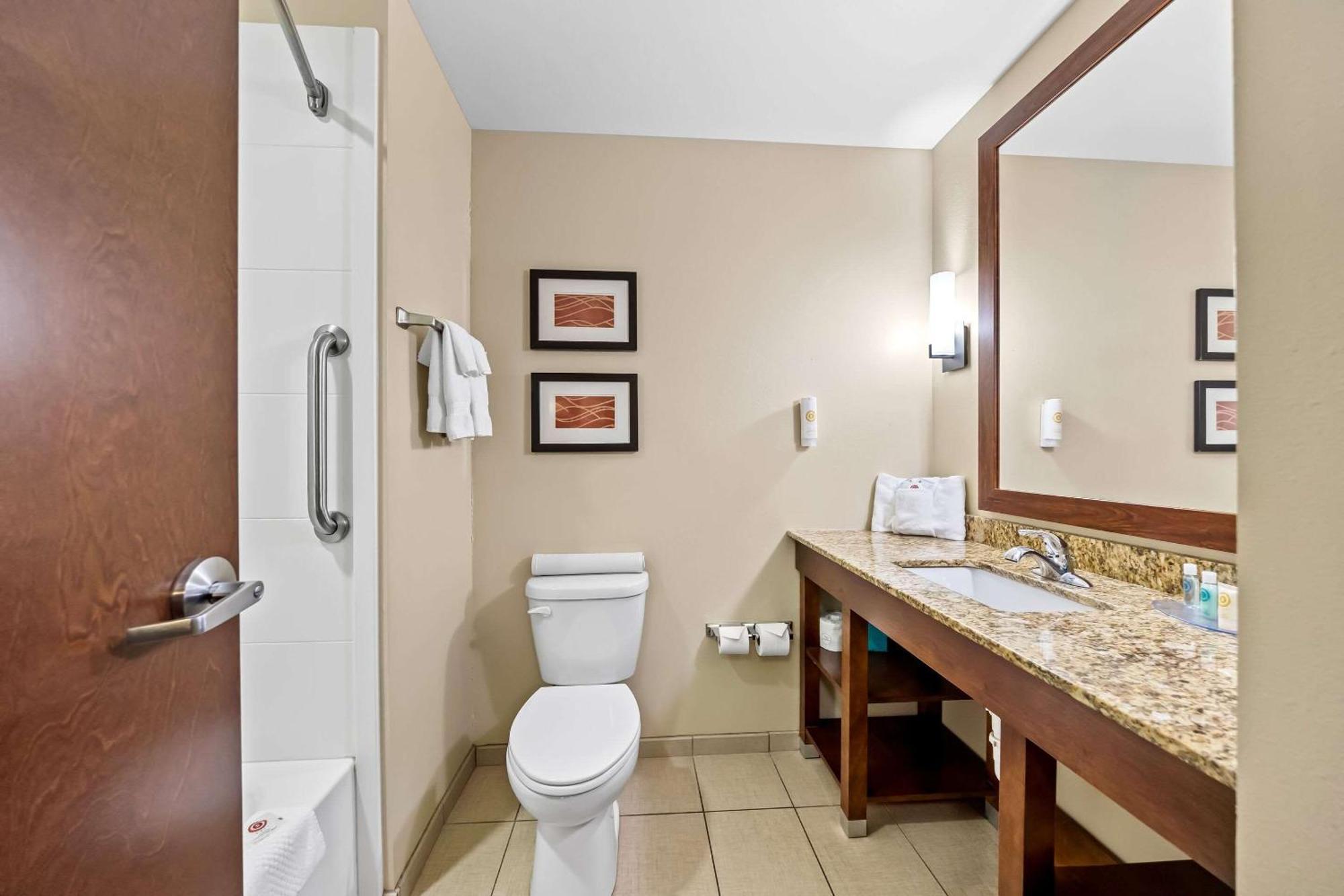 Comfort Inn & Suites West - Medical Center Rochester Ngoại thất bức ảnh