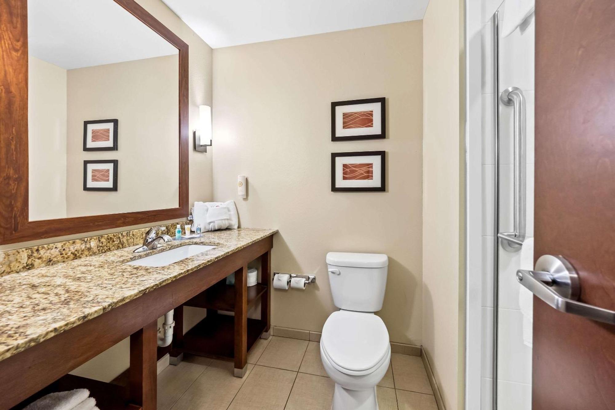 Comfort Inn & Suites West - Medical Center Rochester Ngoại thất bức ảnh