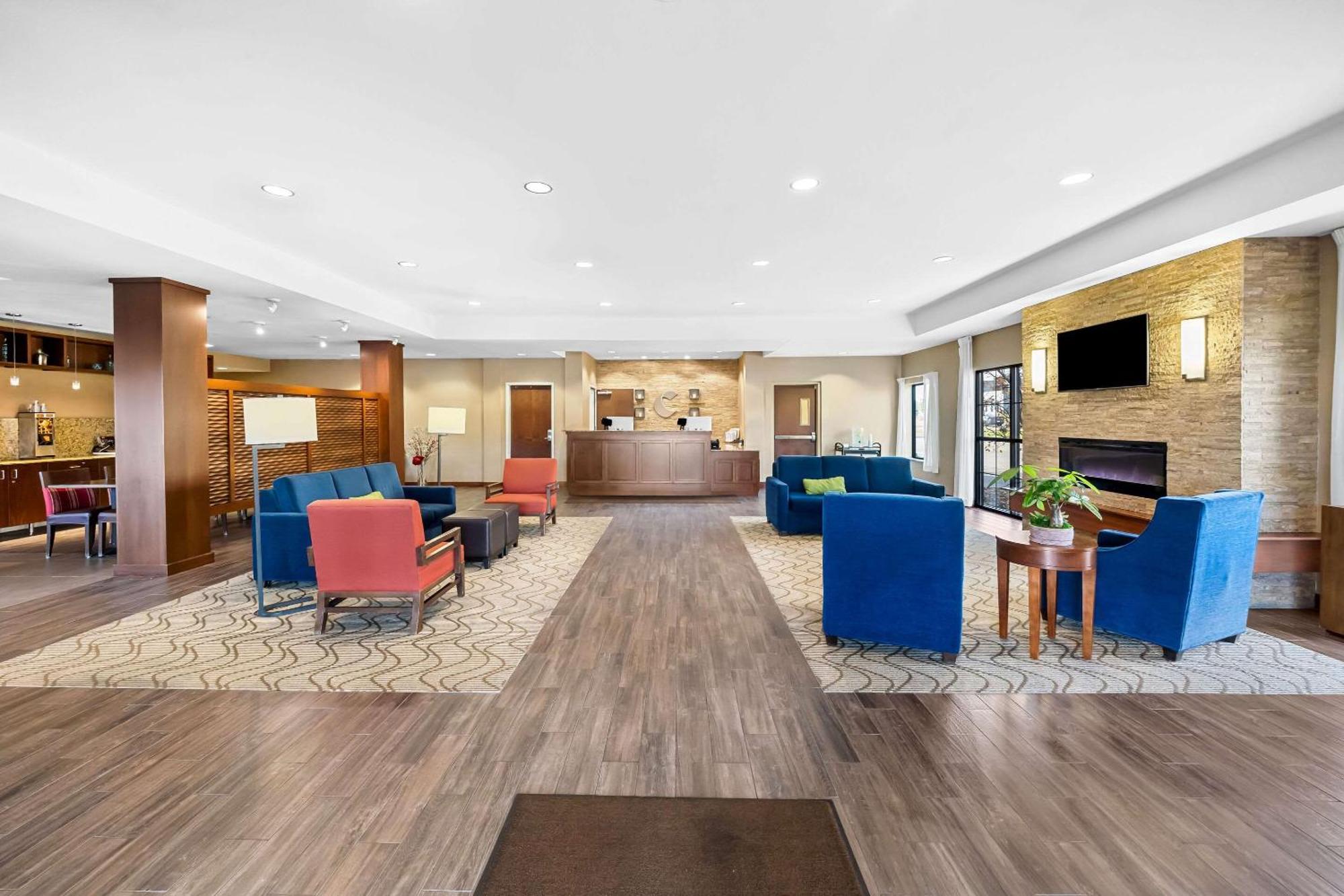 Comfort Inn & Suites West - Medical Center Rochester Ngoại thất bức ảnh